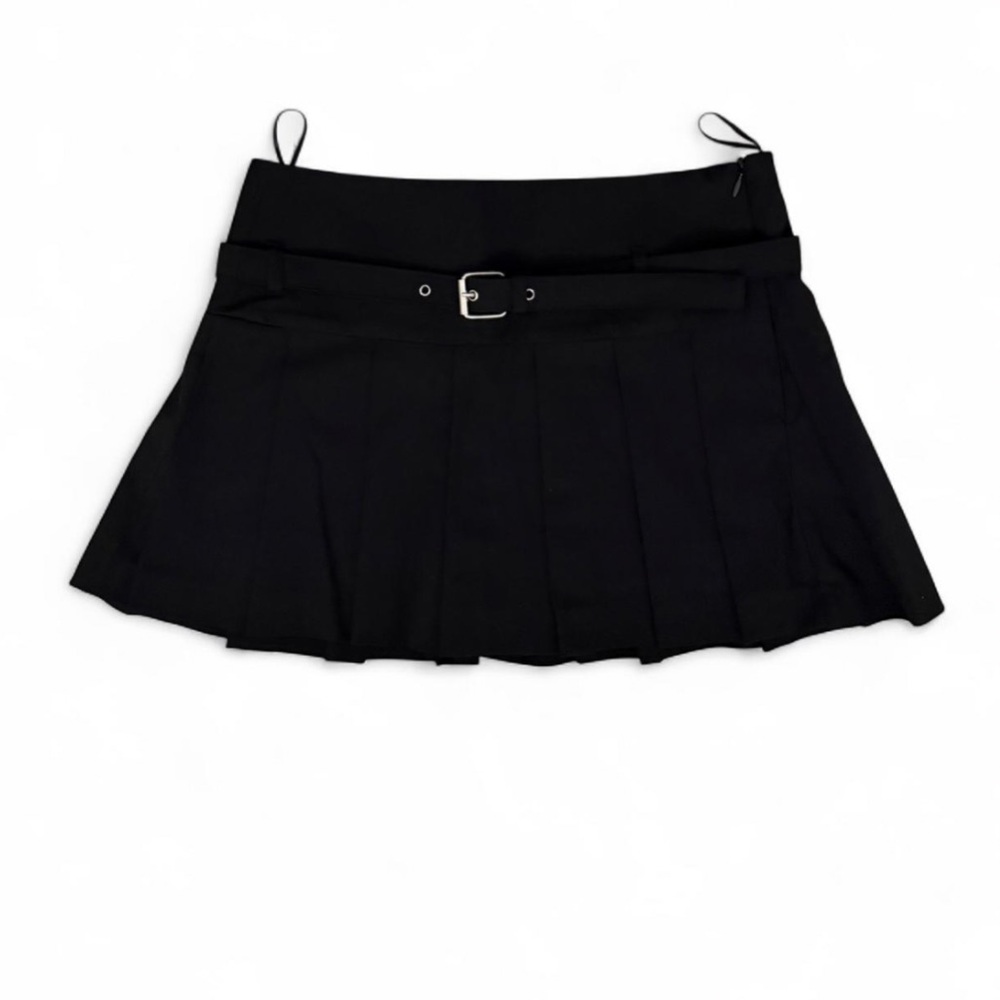 Zara black pleated skirt with silver belt